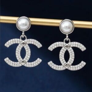 Elegant Silver Pearl Earrings